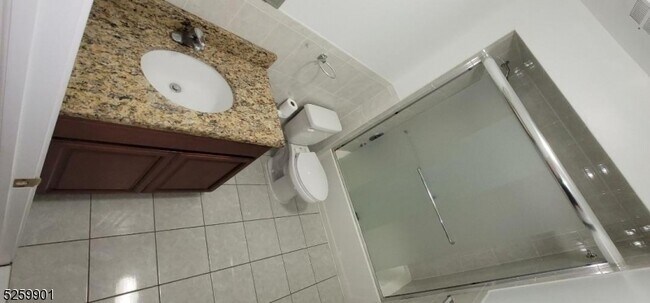 Building Photo - 56 Race St