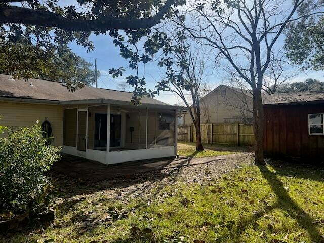 Building Photo - "Charming 4-Bed Oasis with 2 Full Baths in Shalimar!"