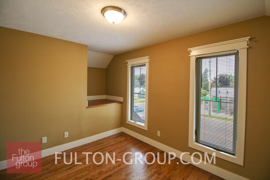Building Photo - 1056 Fulton St W