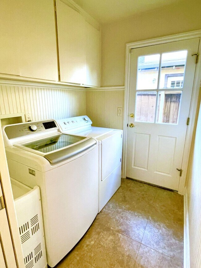 Building Photo - 58 Stanford Ct