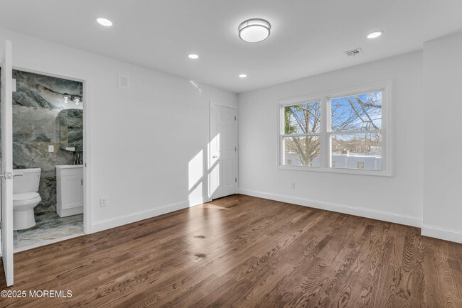 Building Photo - 253 South St