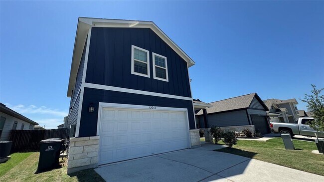 Building Photo - 6915 Tiznow Ln