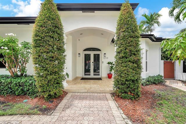 Building Photo - 1210 Biarritz Dr