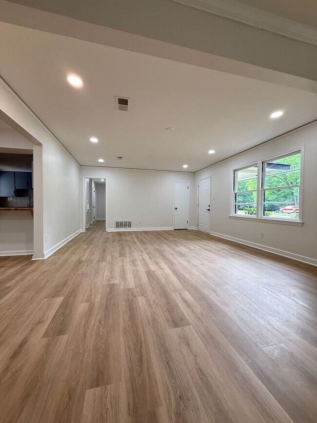 Building Photo - Recently Remodeled | Spacious Open Layout | Move-In Ready