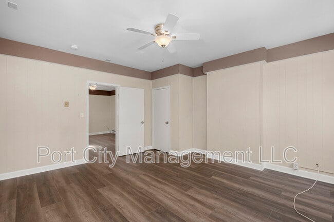 Building Photo - 3207 Hudson St