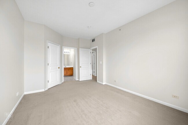 Building Photo - 2275 Aurora Dr