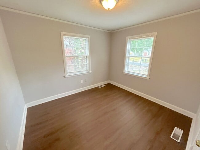 Building Photo - 4315 Leatherwood Ave