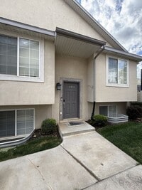 Building Photo - 2962 E Somerset Dr