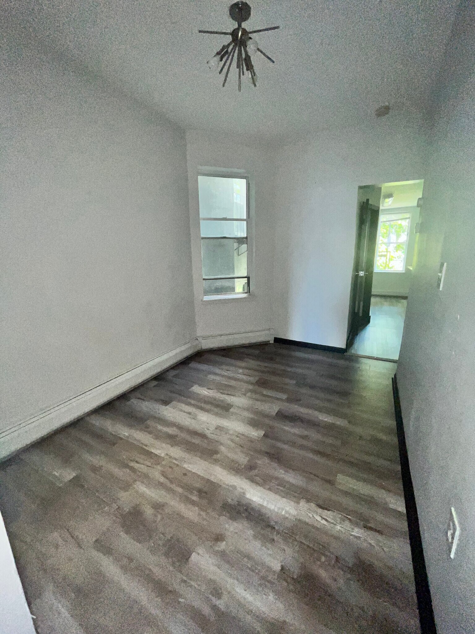 89-91 East 25th St 3 - 90 E 25th St
