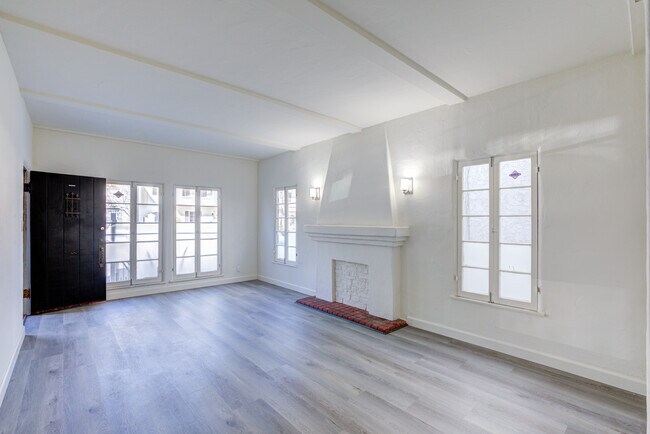 Building Photo - 6238 Orange St