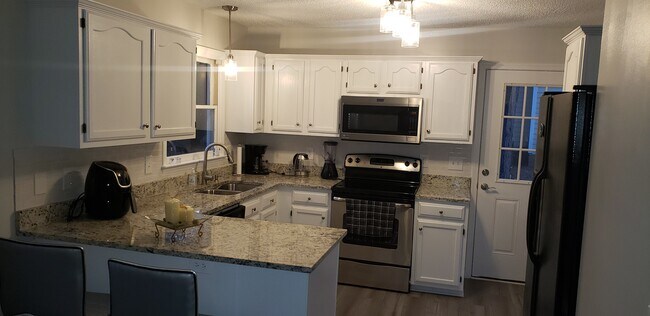 Building Photo - 5408 Brookshadow Dr