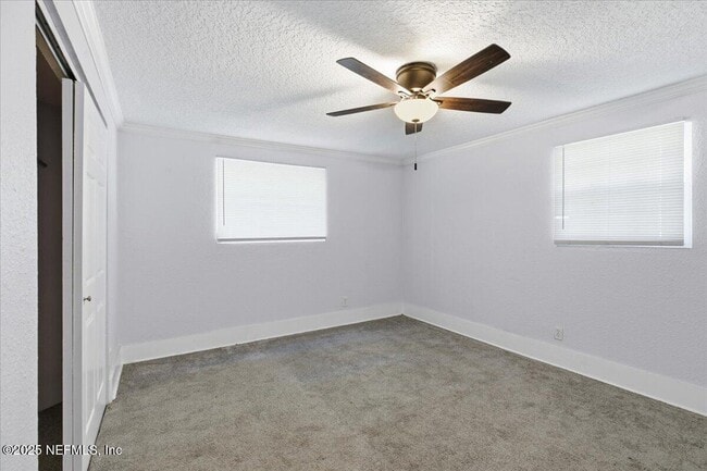 Building Photo - 533 W 18th St