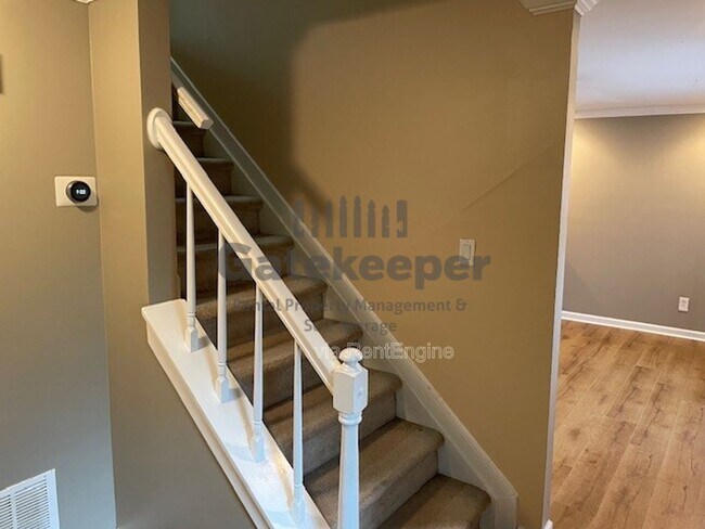 Building Photo - 102 Cypress Ct