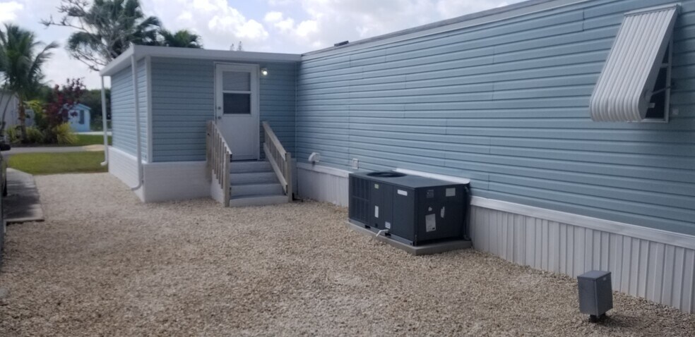 Building Photo - 35250 SW 177th Ct