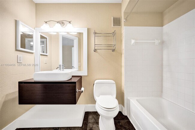 Building Photo - 457 Vista Isles Dr