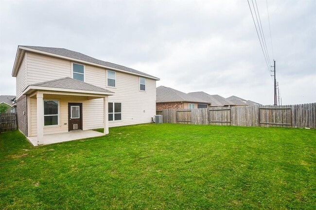 Building Photo - 21022 Echo Manor Dr