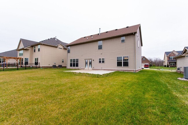 Building Photo - 4 Bedroom 2 Bath in Fisherville!