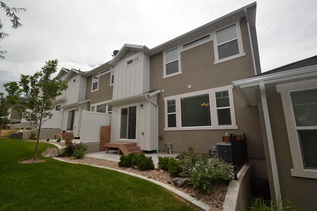 Building Photo - Beautiful 3 Bed/2.5 Bath in Draper!!!