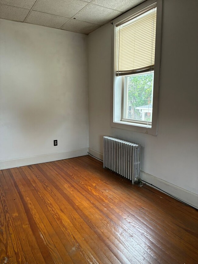Building Photo - 519 Broadway