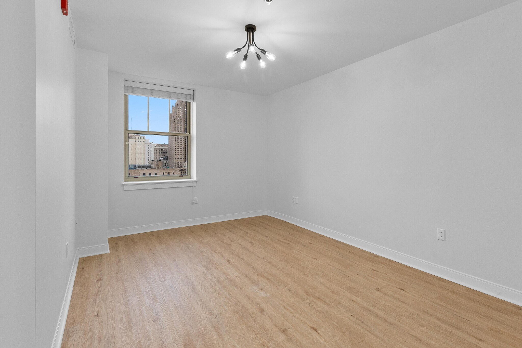 Building Photo - 525 W Lafayette Blvd