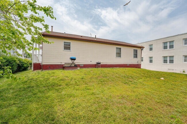 Building Photo - 545 N Connecticut Ave