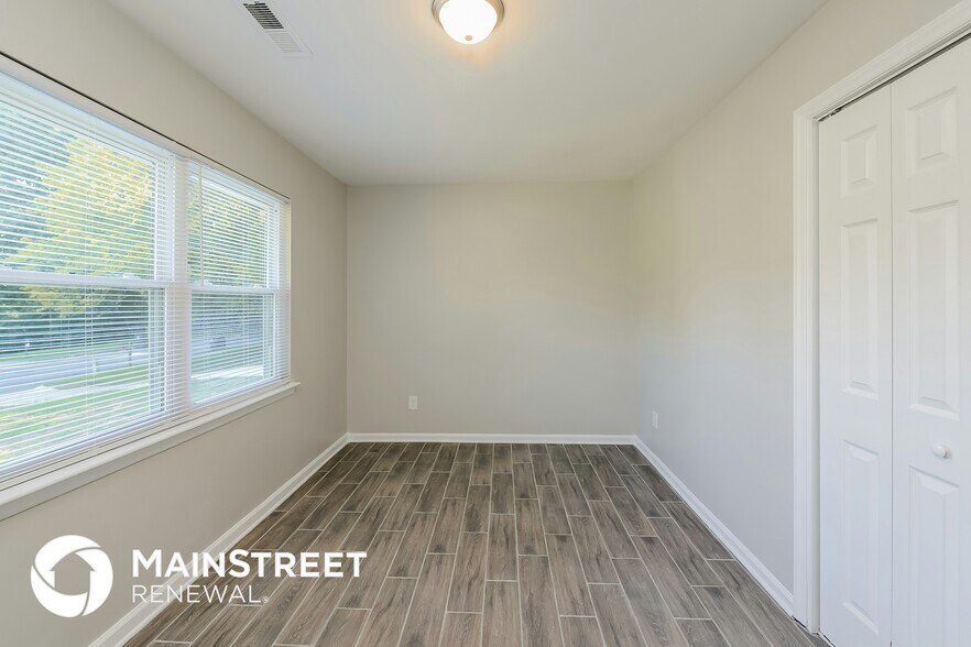 Building Photo - 2857 Hondo Dr