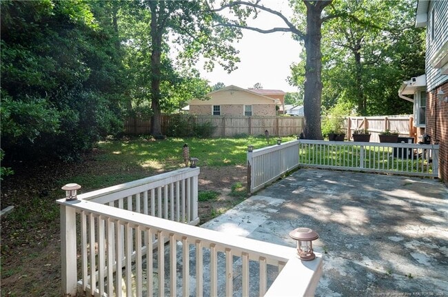 Building Photo - 1302 Kienast Dr
