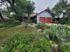 Building Photo - 501 Mountain Laurel Dr