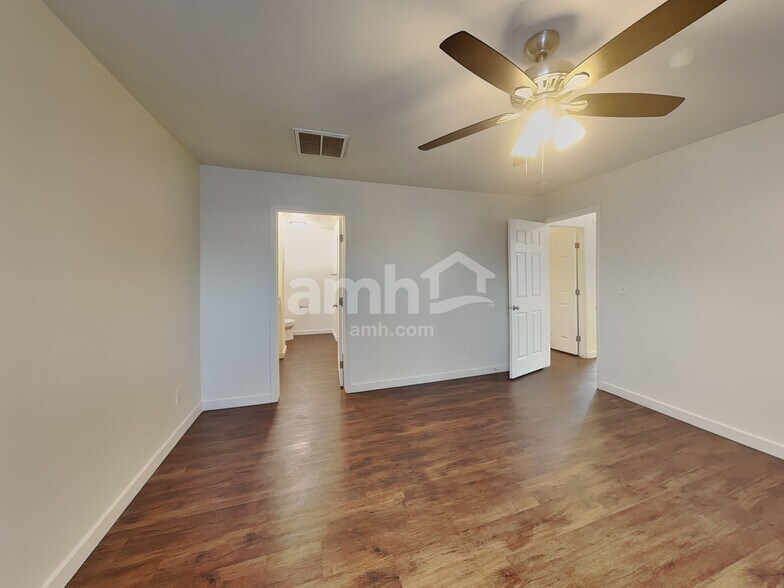 Building Photo - 96 W White Sands Dr