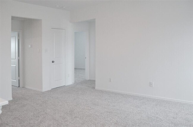 Building Photo - 136 Canley Lp
