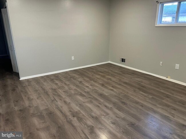 Building Photo - 1006 Fairway Ave