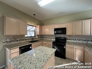 Building Photo - 22019 Goldcrest Run