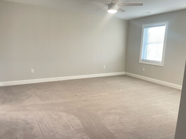 Building Photo - 1241 Whispering Springs Ct