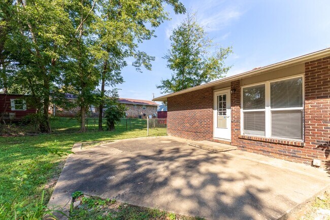 Building Photo - 2402 Mcclain Cir NW