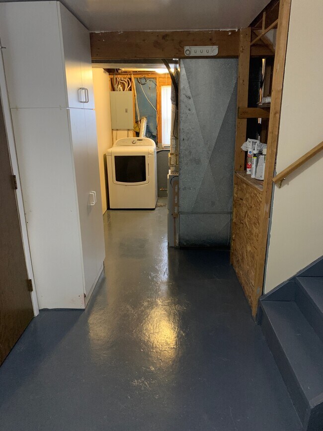 Building Photo - 229 Danesmoor Rd