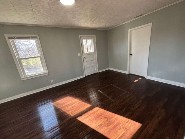 Building Photo - 112 Applegate St