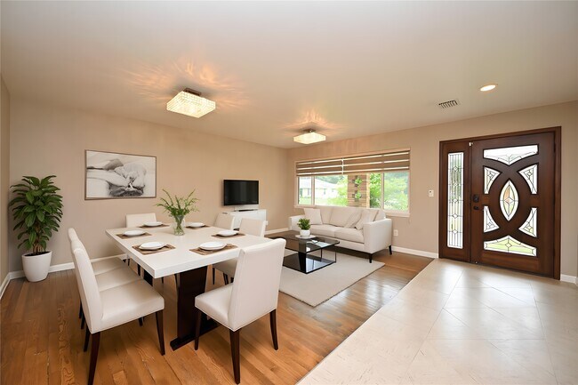 Building Photo - 2127 Lamonte Ln