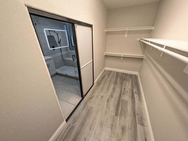 Building Photo - 11005 Salford Dr