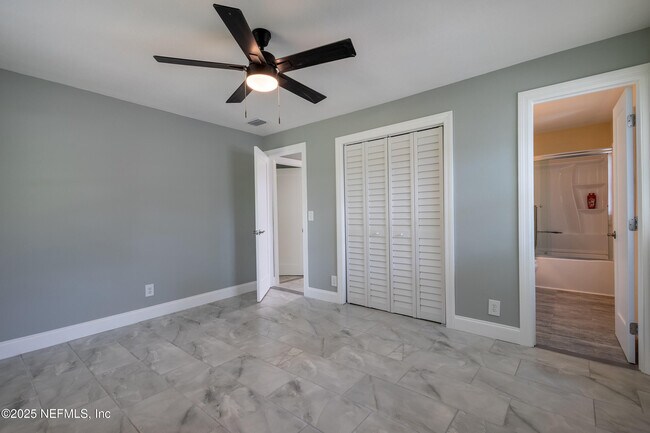 Building Photo - 3371 Thalia Rd