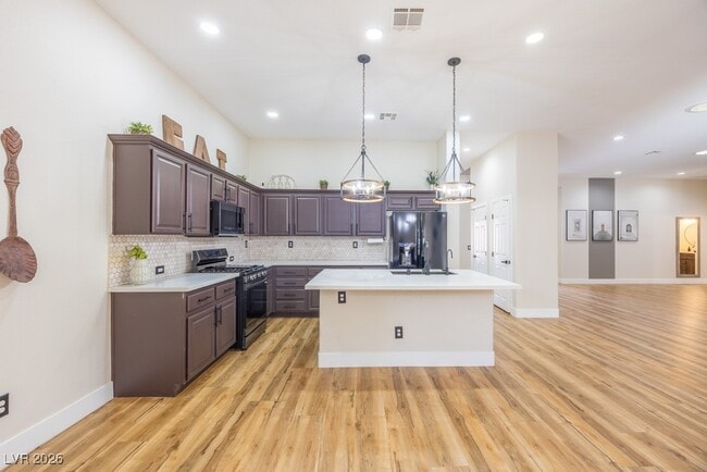 Building Photo - 8217 Cabin Springs Ave