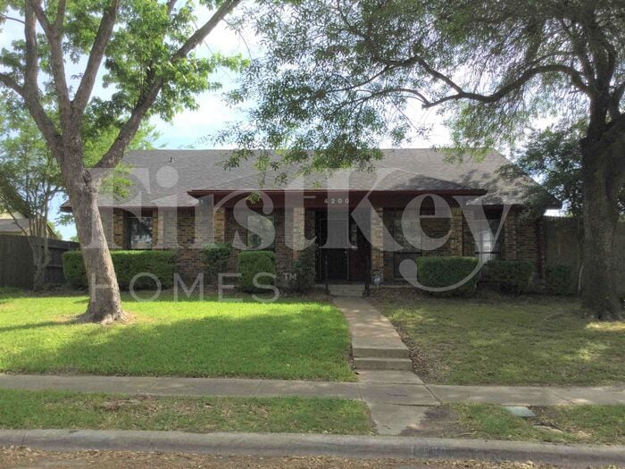 Primary Photo - 4200 Wayfaring St