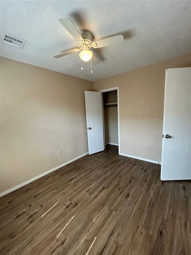 Building Photo - 2309 NW Terrace Hills Blvd