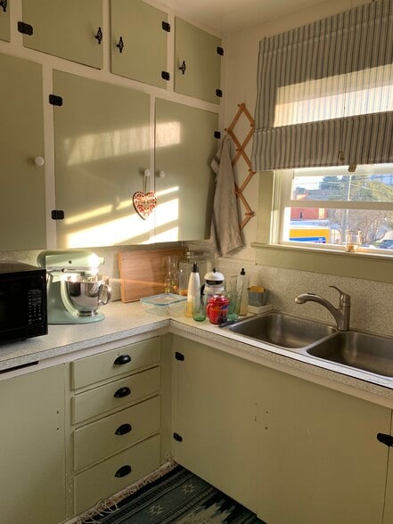 Building Photo - 905 Ferguson Ave