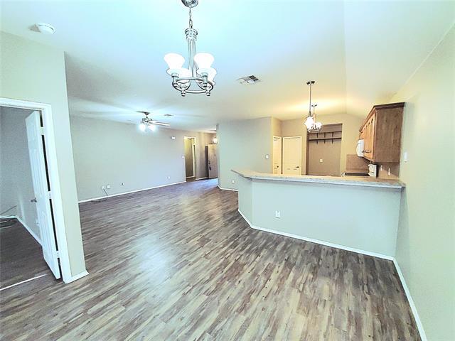 Building Photo - 621 Chestnut Ct