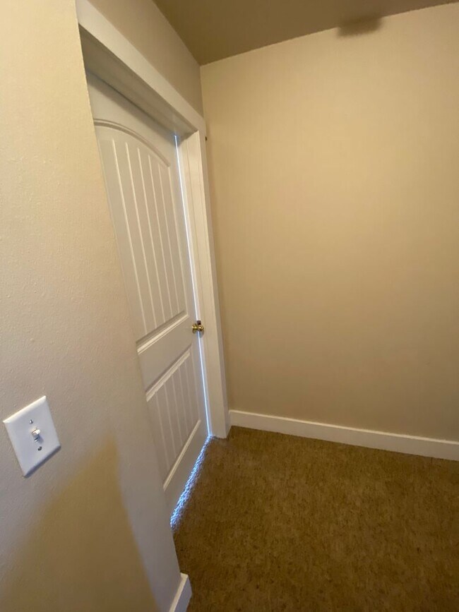 Building Photo - 9993 W Rosecroft Ct