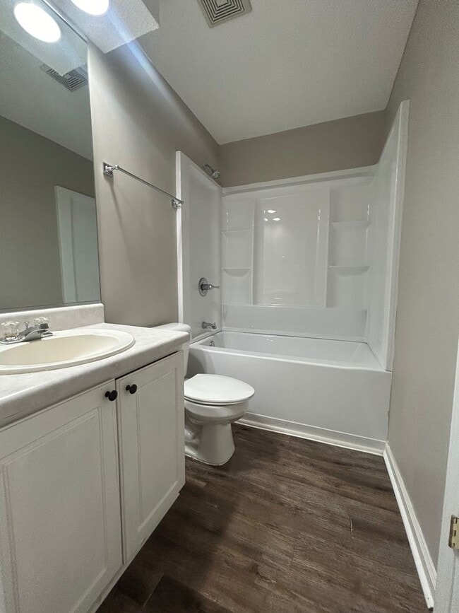 Building Photo - 122 Red Coat Ln