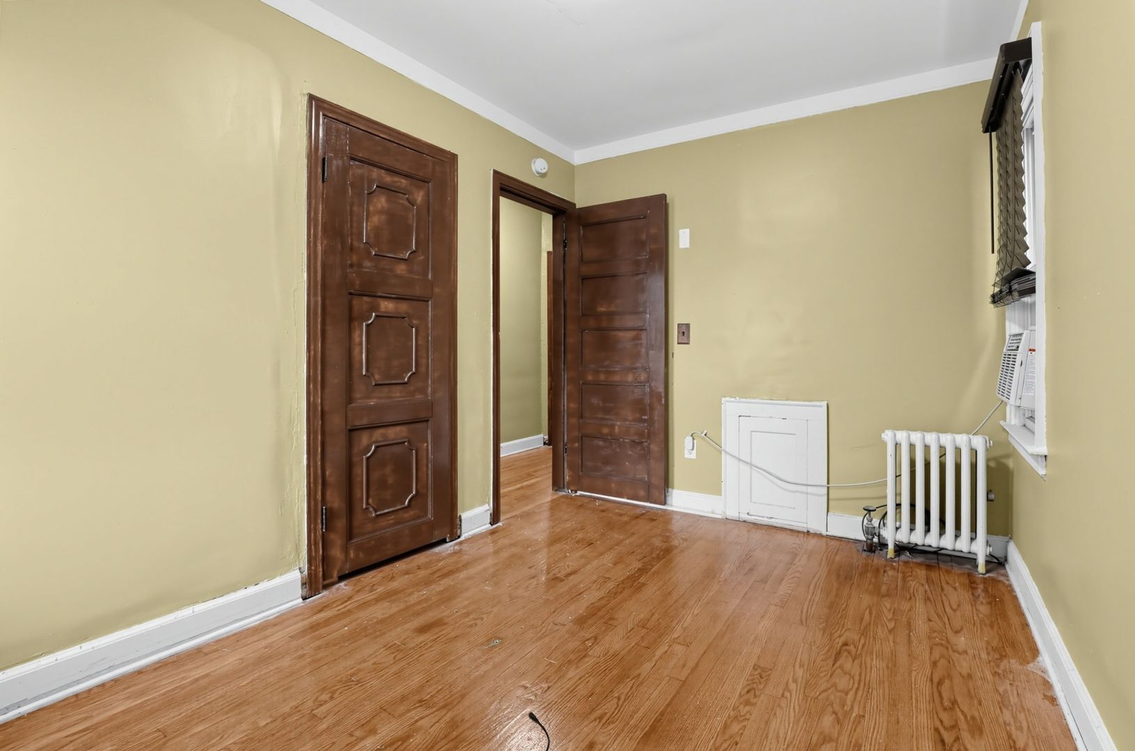 Building Photo - 884 Beaconsfield Ave