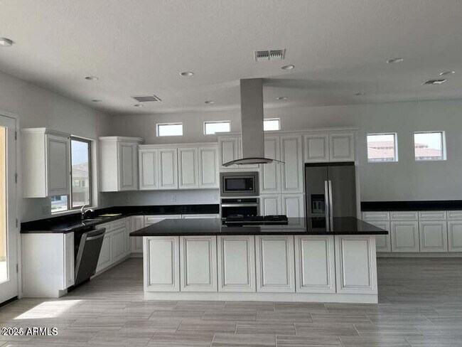 Building Photo - 479 E Watermelon Ln
