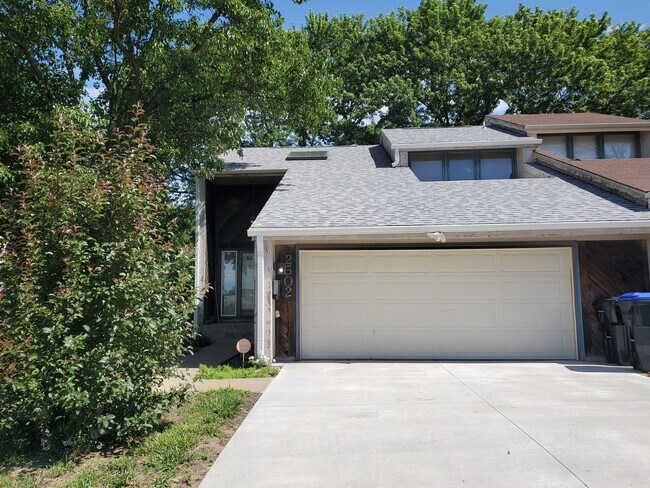 Primary Photo - Nice 3BR, 1.5BTH half duplex near schools ...