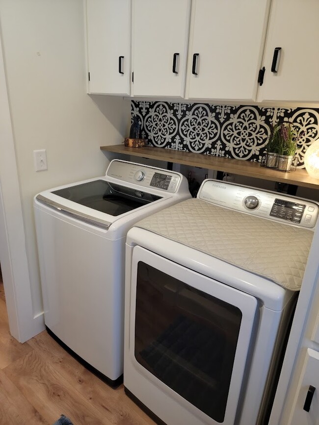 Large washer and dryer - 2836 Sleepy Hollow Rd